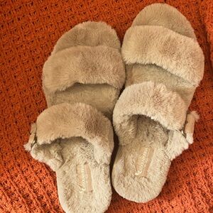 Koolaburra by UGG Plush Tan Slippers